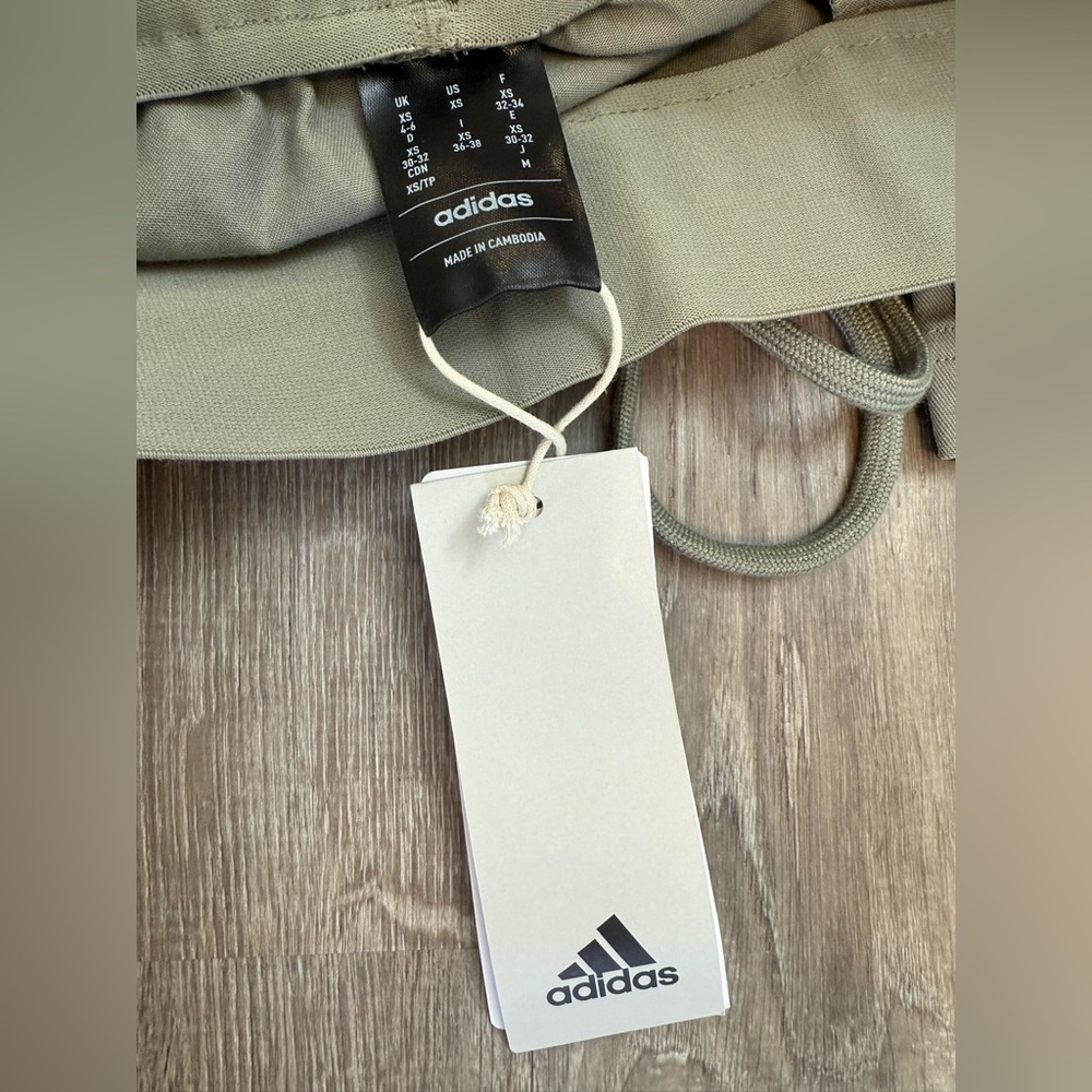 NEW adidas Essentials Camo-Print 3-Stripes Twill Pants XS - Picture 9 of 11